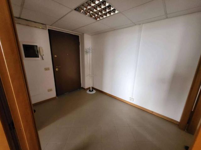 Ufficio in affitto a Pomezia