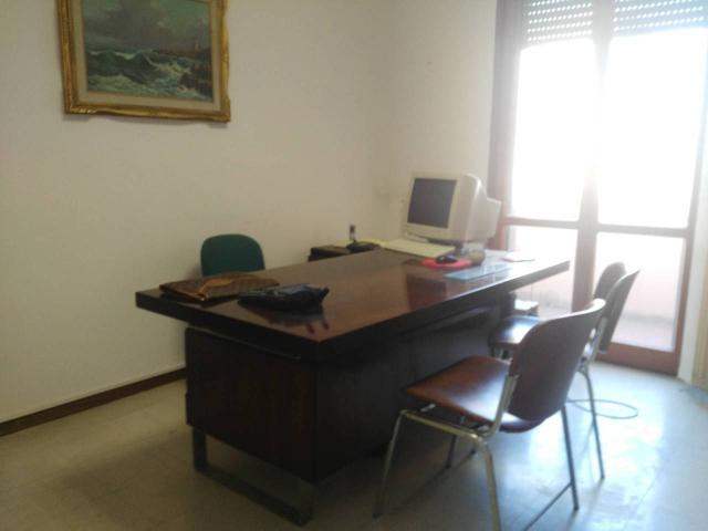 Ufficio in affitto a Pontedera