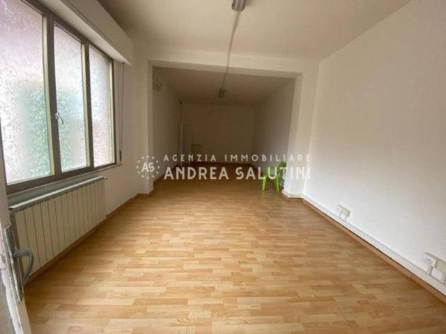 Ufficio in affitto a Pontedera