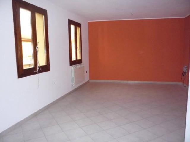 Ufficio in affitto a Porto Viro