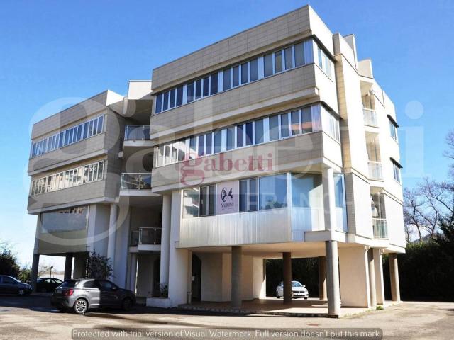 Ufficio in affitto a Rende