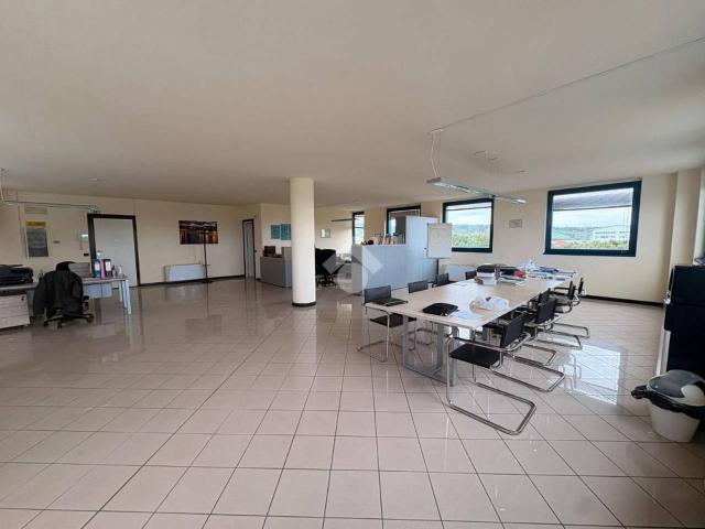 Ufficio in affitto a Rimini