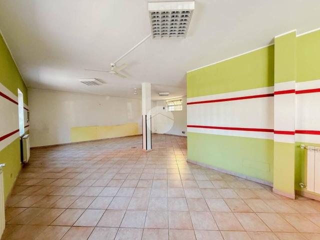 Ufficio in affitto a Romano Di Lombardia