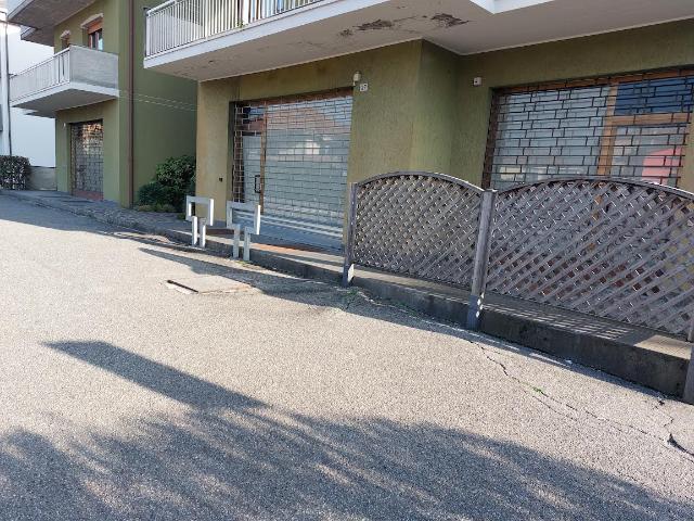 UFFICIO in AFFITTO a SCANZOROSCIATE