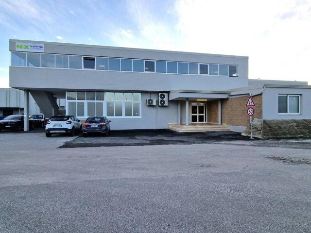 Ufficio in affitto a San Nicola La Strada