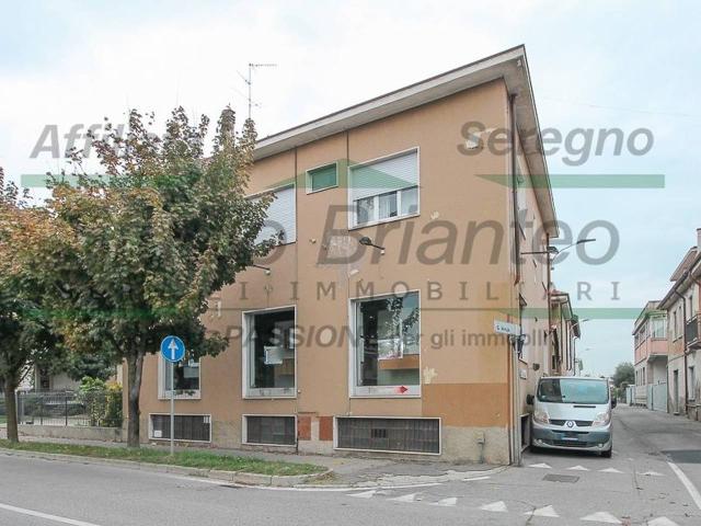 Ufficio in affitto a Seregno