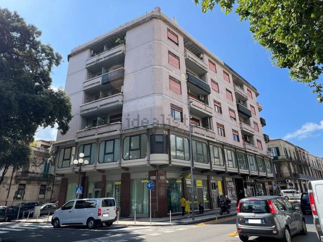 Ufficio in affitto di 104 m² in Corso Cavour, 180