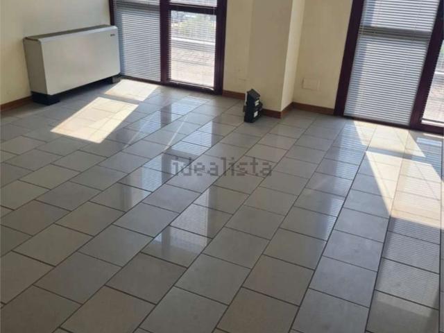 Ufficio in affitto di 105 m²