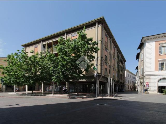 Ufficio in affitto di 105 m²