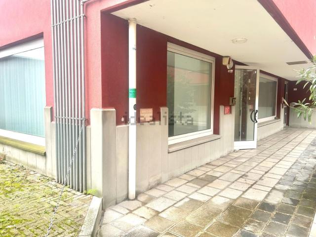 Ufficio in affitto di 108 m² in Via Ariis di Sopra, 7