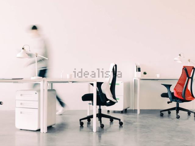 Ufficio in affitto di 1090 m²