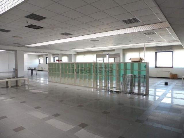 Ufficio in affitto di 1000 m² in Via Giovanni Caboto, 10