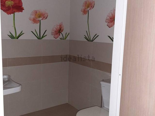 Ufficio in affitto di 100 m²