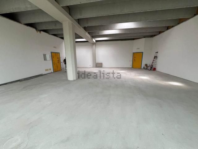 Ufficio in affitto di 100 m²