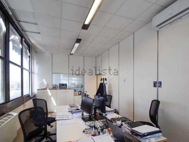 Ufficio in affitto di 100 m²