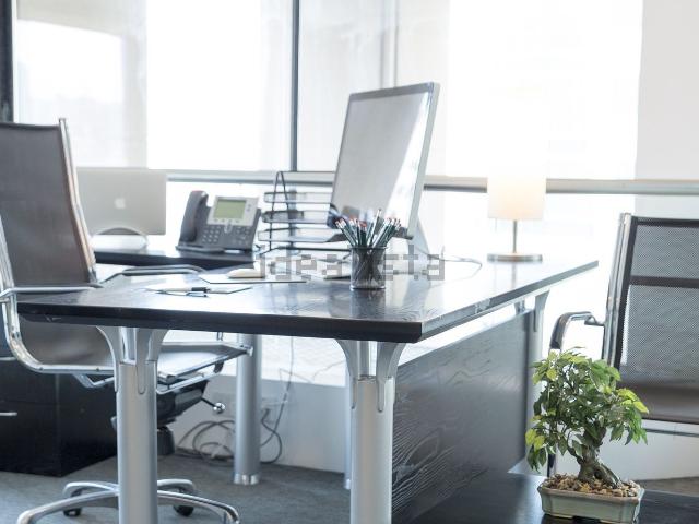 Ufficio in affitto di 100 m²