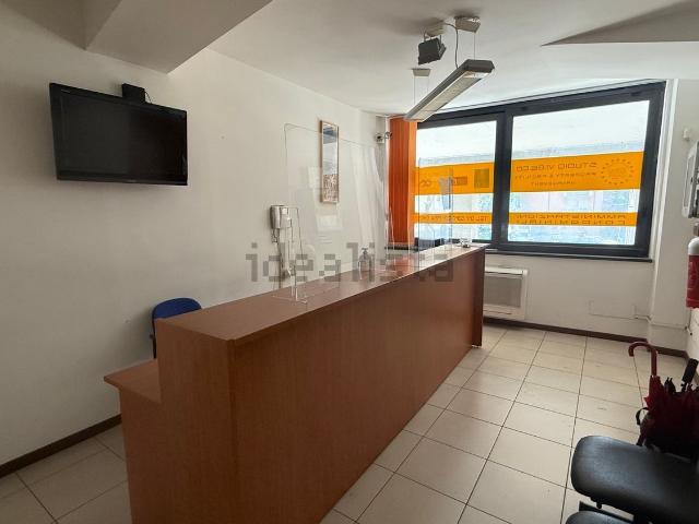 Ufficio in affitto di 100 m² in Corso del Popolo