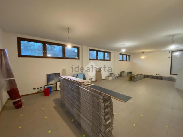 Ufficio in affitto di 100 m² in Largo Giorgio Perlasca, 789