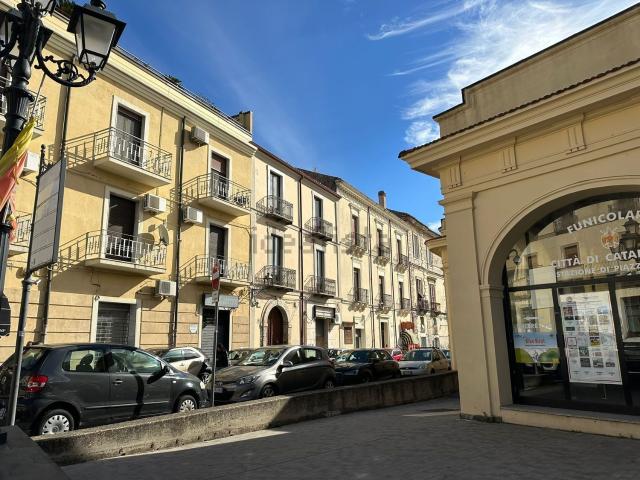 Ufficio in affitto di 100 m² in Piazza Roma, 20