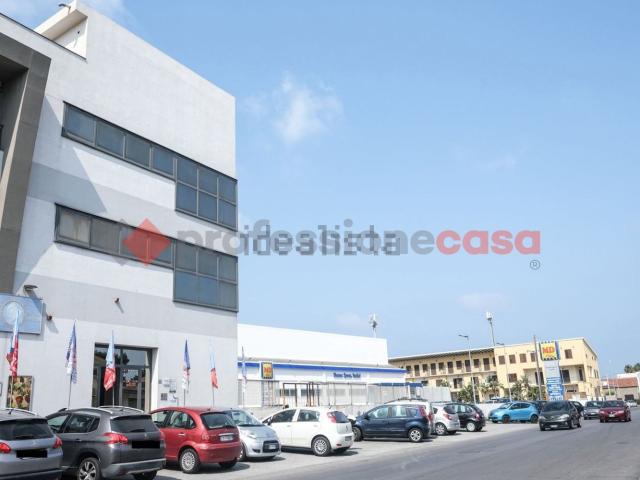 Ufficio in affitto di 100 m² in Via Acqueviole, 88