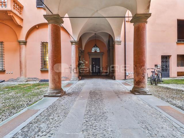 Ufficio in affitto di 100 m² in Via Borgonuovo, 10