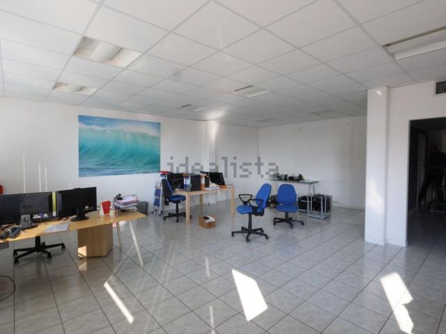 Ufficio in affitto di 100 m² in Via Delfinato