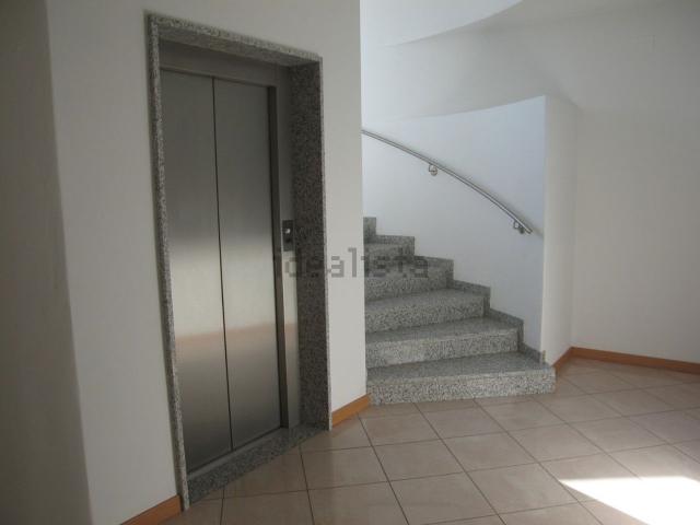 Ufficio in affitto di 100 m² in Via Euganea, 148