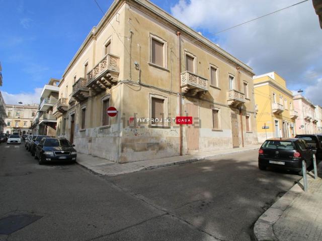 Ufficio in affitto di 100 m² in Via Fabio Filzi, 1