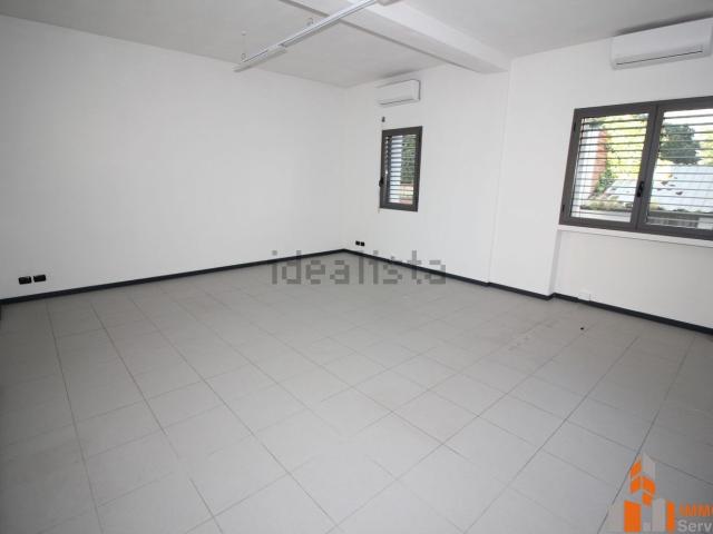 Ufficio in affitto di 100 m² in Via Francesco Ferrucci