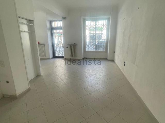 Ufficio in affitto di 100 m² in Via Genova, 257