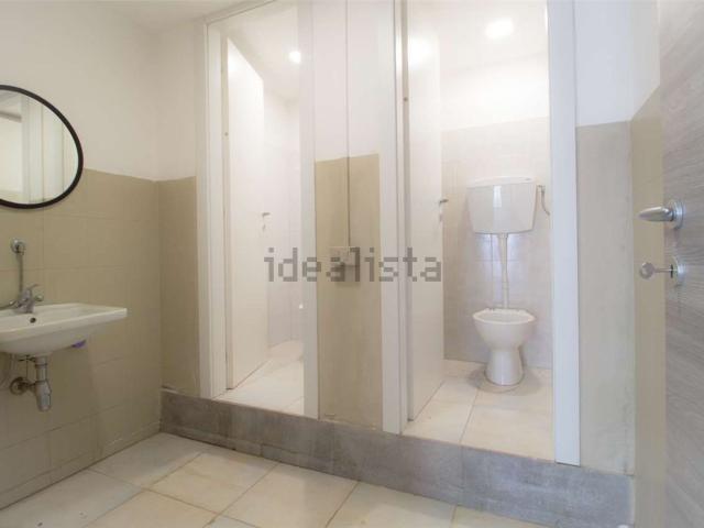 Ufficio in affitto di 100 m² in Via Roma