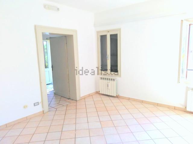Ufficio in affitto di 100 m² in Via Silvestri