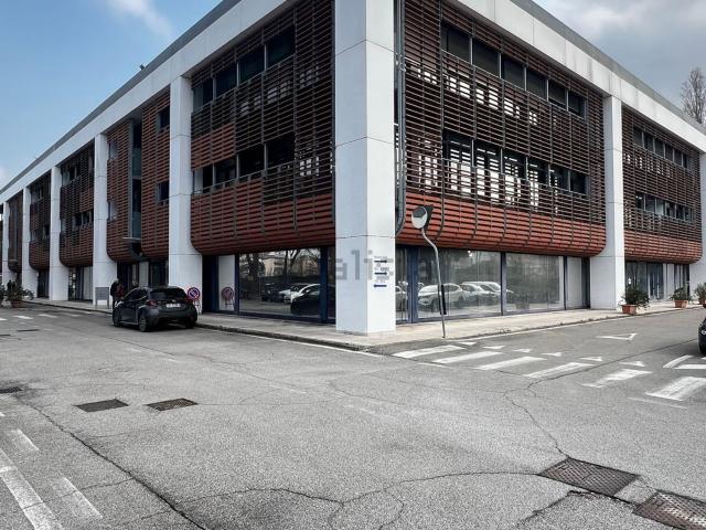 Ufficio in affitto di 100 m² in Via Torino