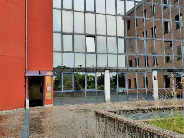 Ufficio in affitto di 100 m² in Via Veneto, 2