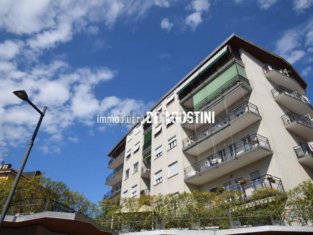 Ufficio in affitto di 101 m² in Via Martiri della Libertà, 5