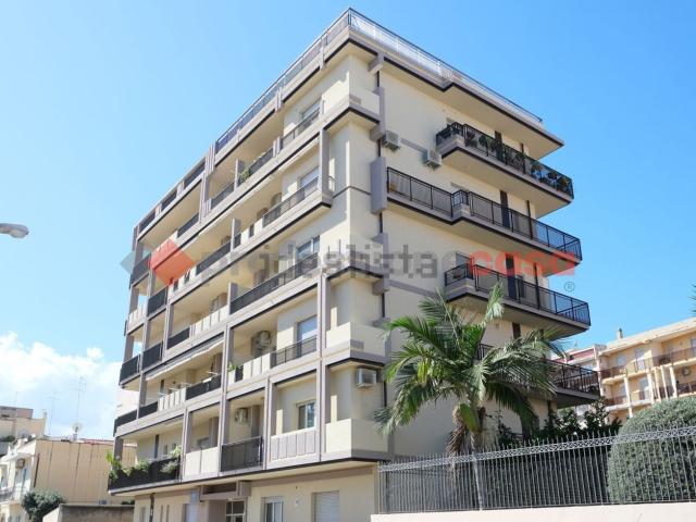 Ufficio in affitto di 103 m² in Via Generale F. Del Buono, 79