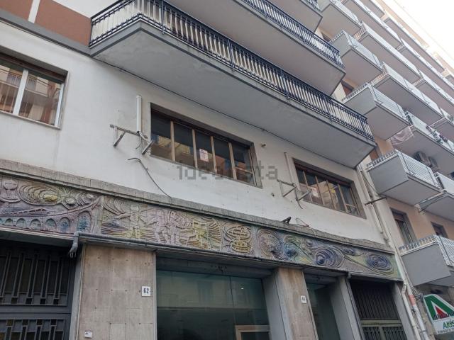 Ufficio in affitto di 115 m² in Corso Sicilia, 64