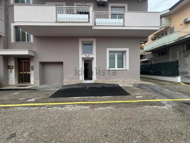 Ufficio in affitto di 115 m² in Via Don Luigi Sturzo, 4