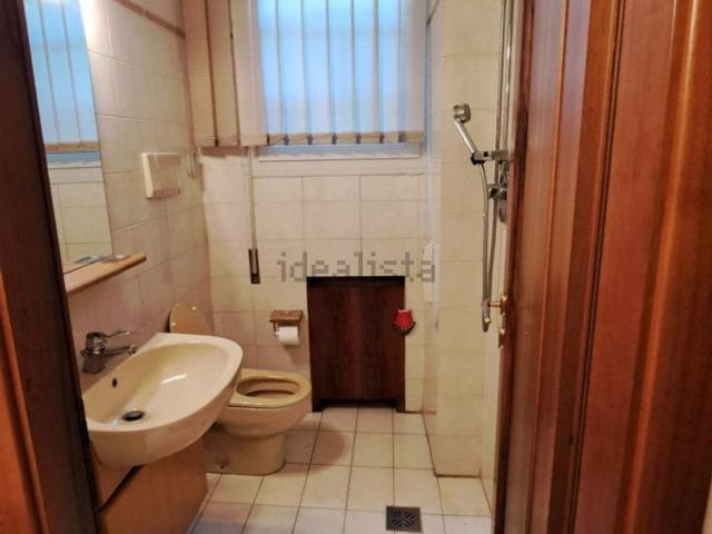 Ufficio in affitto di 115 m² in Via Livio Zambeccari