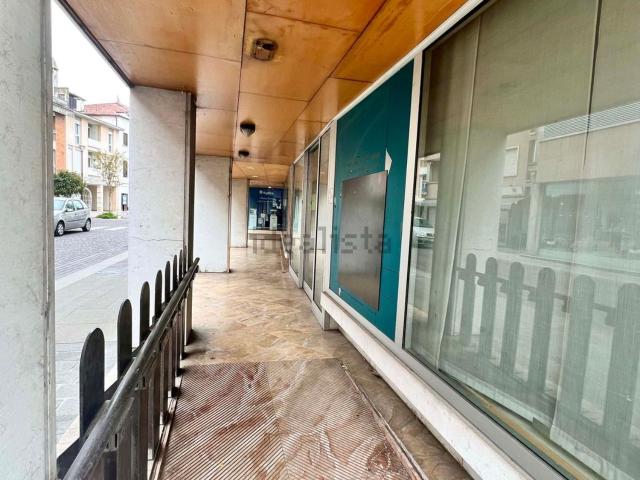 Ufficio in affitto di 115 m² in Via XX Settembre, 5