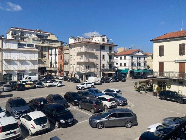 Ufficio in affitto di 116 m² in Piazza Giuseppe Garibaldi, 44