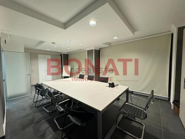 Ufficio in affitto di 110 m²