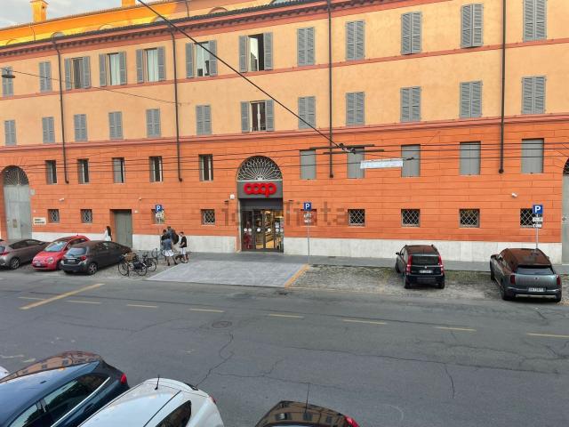 Ufficio in affitto di 110 m² in Corso Canalchiaro, 180