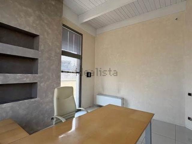 Ufficio in affitto di 110 m² in Via Marchesi Luigi e Salvatore, 26