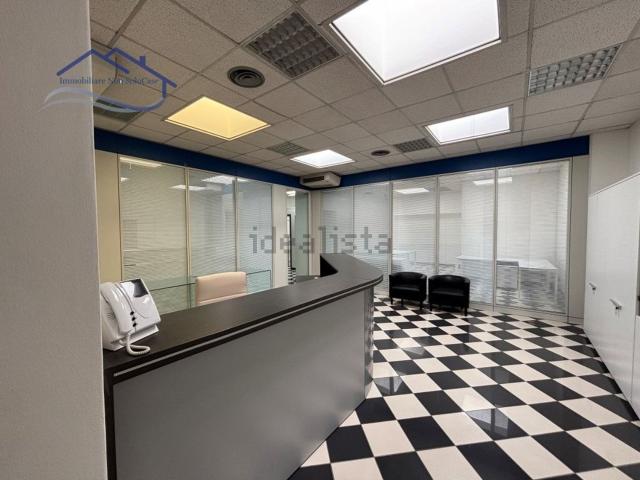 Ufficio in affitto di 110 m² in Via della Croce Rossa