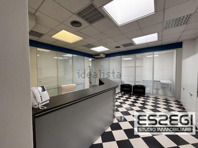 Ufficio in affitto di 110 m² in Via della Croce Rossa, 54