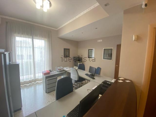Ufficio in affitto di 110 m² in Via Stefano Protonotaro