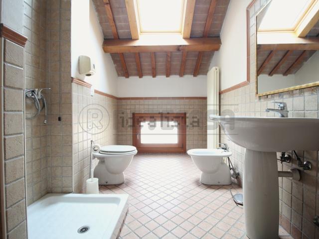 Ufficio in affitto di 110 m² in Via Venezia, 6