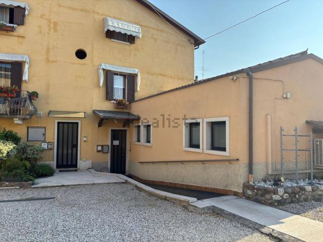 Ufficio in affitto di 110 m² in Vicolo Brennero, 2