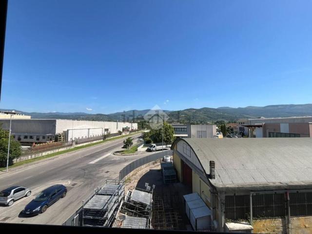 Ufficio in affitto di 113 m² in Via San Donato, 286